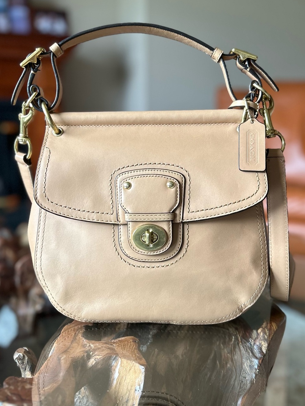 Coach Leather Turnlock Shoulder Bag in Beige | Excellent Condition - Picture 1 of 9